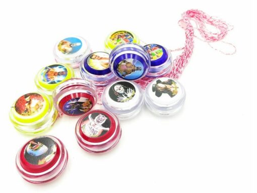 Yoyo pack de 12 con alma de metal y cuerdas incluidas!