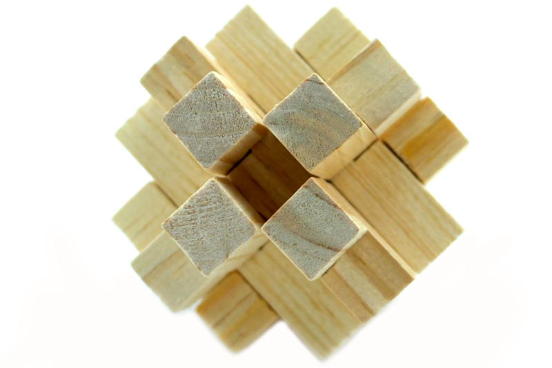tridimensional nudo gordiano Gallego el cual está compuesto de 12 piezas de madera